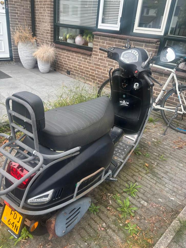 Senzo Rivalux 2020 - Gebruikte Scooter, Fietsen en Brommers, Snorfietsen en Snorscooters, Gebruikt, Overige merken, Benzine, Ophalen