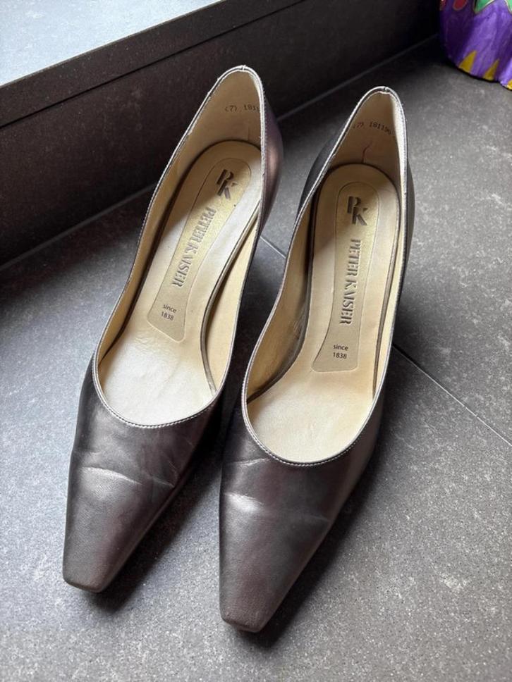 Prachtige mat gouden Peter Kaiser pumps, Kleding | Dames, Schoenen, Zo goed als nieuw, Pumps, Overige kleuren, Ophalen of Verzenden