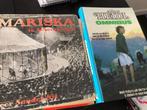 2 Oude Kinderboeken Mariska in Scheveningen Licht Beschadigd, Ophalen of Verzenden, Gelezen, Fictie algemeen
