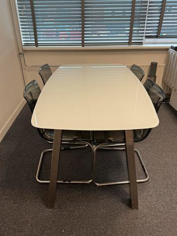 Glazen Eettafel met Stoelen - Gebruikte Staat beschikbaar voor biedingen