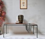 Vintage koffietafel zwart metalen frame en teak fineer blad., Vintage, Vintage, Zo goed als nieuw, Vintage