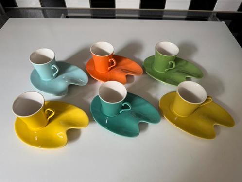 6 espresso kop en schotels paletvormig Genevieve Lethu, Antiek en Kunst, Antiek | Servies compleet, Ophalen of Verzenden