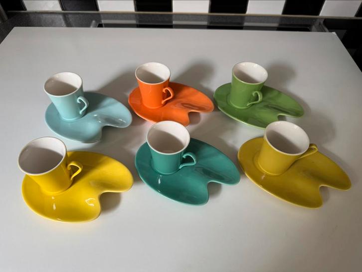 6 espresso kop en schotels paletvormig Genevieve Lethu, Antiek en Kunst, Antiek | Servies compleet, Ophalen of Verzenden