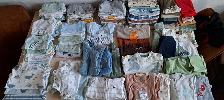 Heel groot kledingpakket  van mt 50/56 tot maat 74/80, Kinderen en Baby's, Babykleding | Baby-kledingpakketten, Zo goed als nieuw