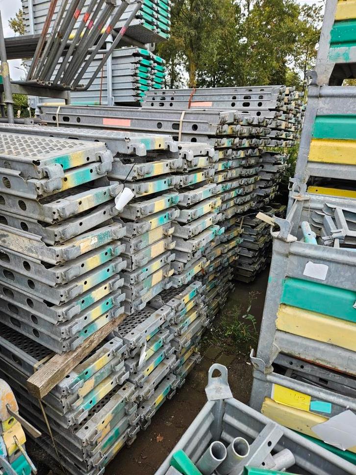 Layher Stalen vlonder u-oplegging 1,57 mtr, Doe-het-zelf en Verbouw, Steigers, Gebruikt, Overige typen, Minder dan 2 meter, Ophalen