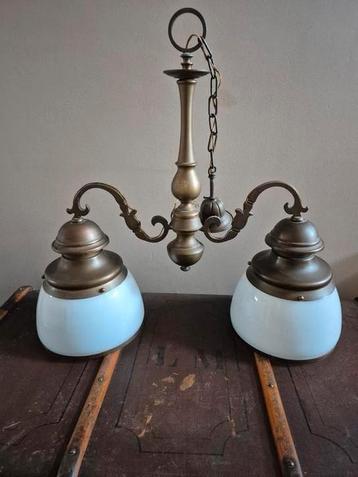 Antieke plafondlamp met opaline glas periode 1900 beschikbaar voor biedingen