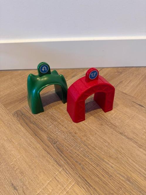 Heel goed Brio houten trein Smart Tech Actie tunnel 33935, Kinderen en Baby's, Speelgoed | Houten speelgoed, Zo goed als nieuw