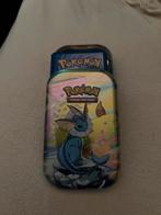 Pokémon Vaporeon mini tin met 50 kaarten, Hobby en Vrije tijd, Verzamelkaartspellen | Pokémon, Ophalen of Verzenden, Zo goed als nieuw