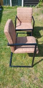 Twee nette stoelen Lizzy, Huis en Inrichting, Stoelen, Ophalen, Gebruikt, Twee