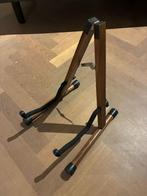 Solid wood guitar stand, Muziek en Instrumenten, Standaards, Ophalen of Verzenden, Zo goed als nieuw, Instrumentstandaard, Gitaar