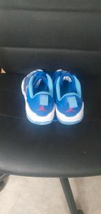 Jordan Max Aura 5 - Maat 41, Kleding | Heren, Schoenen, Blauw, Nieuw, Ophalen of Verzenden, Sneakers of Gympen