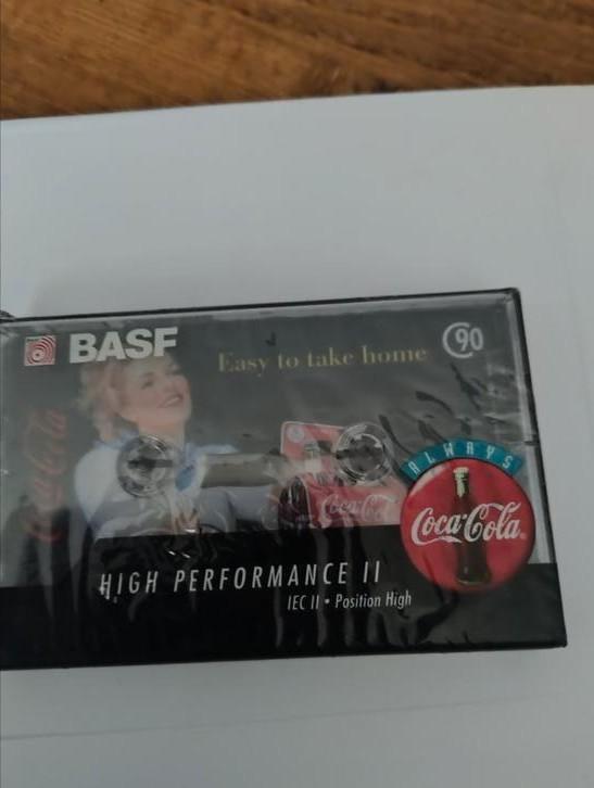 👉 BASF high performance II Coca Cola cassette bandje, Cd's en Dvd's, Cassettebandjes, Zo goed als nieuw, Overige genres, 1 bandje