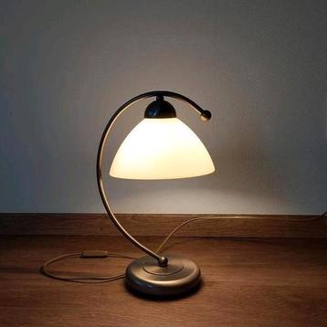 Mooie schemerlamp tafellamp beschikbaar voor biedingen
