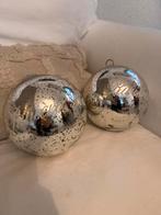 2 grote kerstballen riviera maison, Ophalen of Verzenden, Zo goed als nieuw