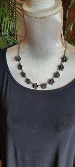Vintage ketting, collier  met roosjes., Sieraden, Tassen en Uiterlijk, Antieke sieraden, Ophalen of Verzenden, Overige materialen