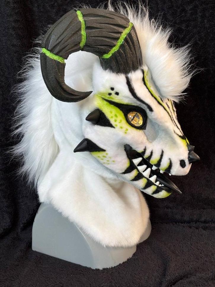 Draken fursuit mini partial, Hobby en Vrije tijd, Kostuums, Theaterbenodigdheden en LARP, Zo goed als nieuw, Overige typen, Ophalen of Verzenden