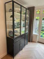 Vitrinekast ‘Old Basics’ - 240x150x46cm, Ophalen, Gebruikt, 25 tot 50 cm, 200 cm of meer