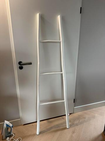 Houten ladder - decoratief beschikbaar voor biedingen