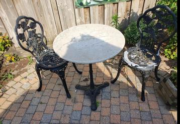 Bistro set metaal met marmer tafelen en 2 stoelen beschikbaar voor biedingen