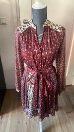 Jurk van Twinset maat 38 met de prijskaart, Maat 38/40 (M), Twinset, Overige kleuren, Nieuw