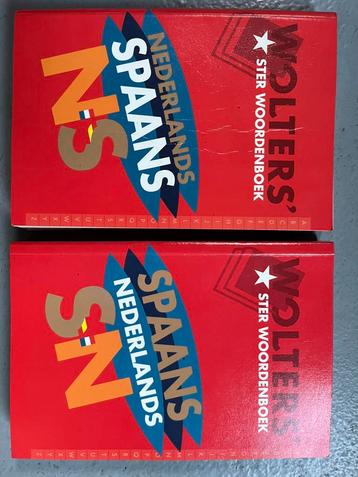 2x woordenboek Spaans-Nederlands en Nederlands-Spaans beschikbaar voor biedingen
