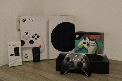 Xbox Series S 1,5TB+2 Controller’s + 8 Spellen en extra’s, Spelcomputers en Games, Spelcomputers | Xbox Series X en S, Zo goed als nieuw