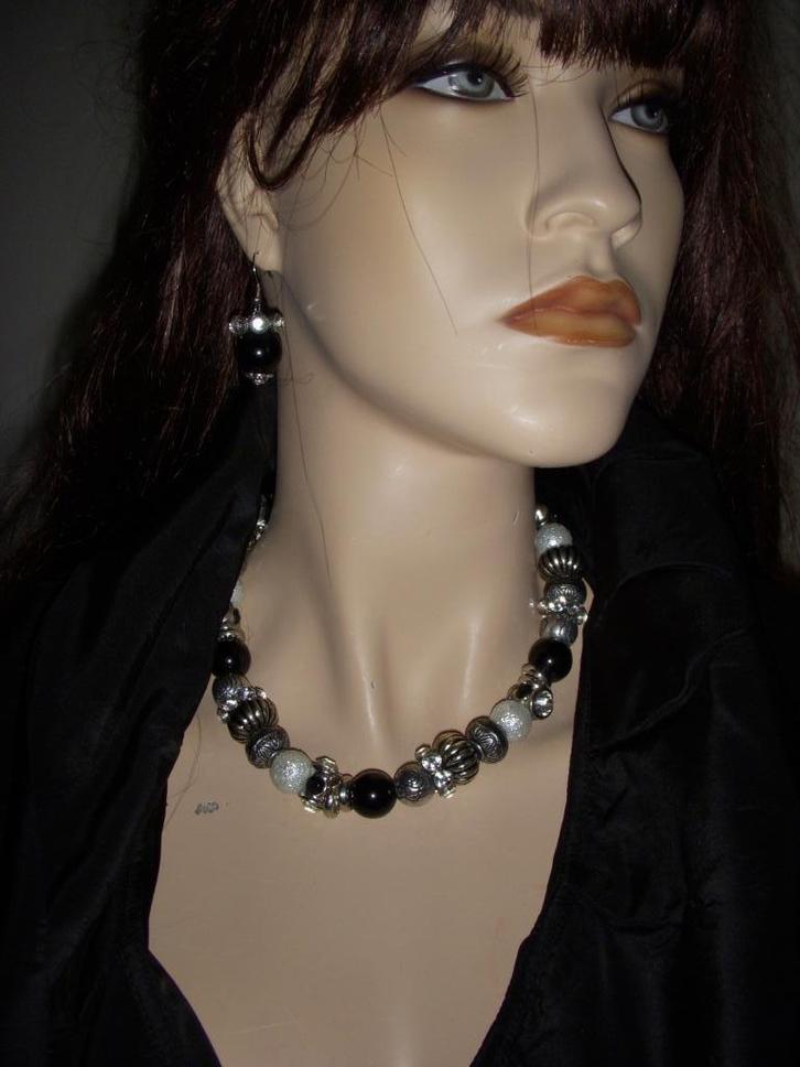 NIEUW COLLIER met bijpassende armband en oorbellen stekers, Sieraden, Tassen en Uiterlijk, Kettingen, Nieuw, Overige materialen