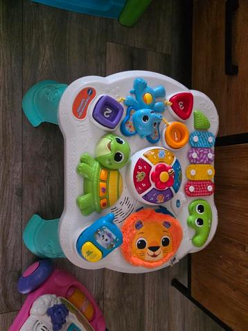 Vtech dierenvriendjes speeltafel beschikbaar voor biedingen