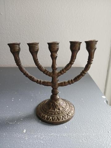 oude kandelaar beschikbaar voor biedingen