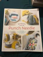 Borduren met de Punch Needle - Sabine Lacarrière, Boeken, Ophalen of Verzenden, Zo goed als nieuw, Borduren en Naaien