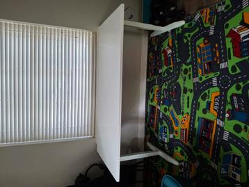 in hoogte verstelbaar bureau