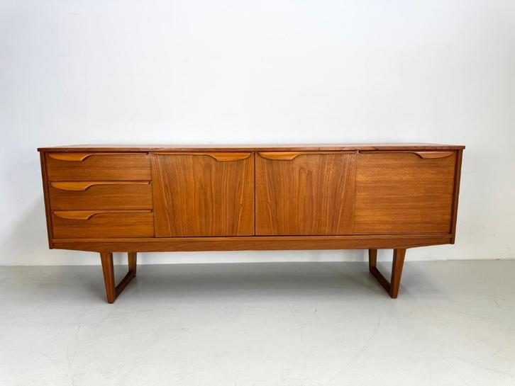 Vintage dressoir, Huis en Inrichting, Kasten | Dressoirs, Zo goed als nieuw, 150 tot 200 cm, 25 tot 50 cm, Verzenden