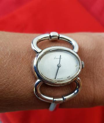 Oud analoog verzilverd horloge  beschikbaar voor biedingen