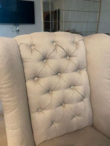 Prachtige gecaptionneerde landelijke eetkamerstoelen