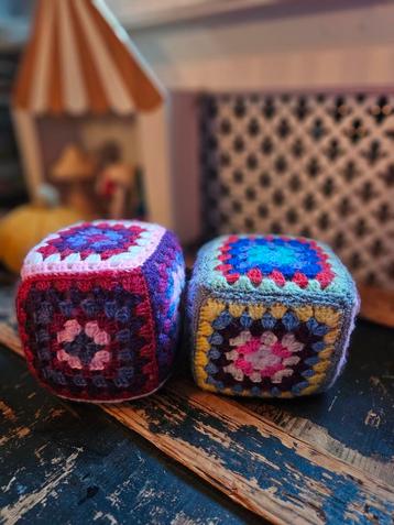 Gehaakte Kubussen Babyspeelgoed beschikbaar voor biedingen