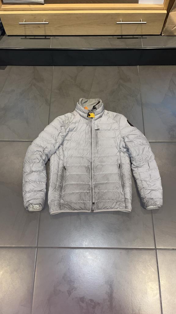 4 merk jassen te koop, Kleding | Heren, Jassen | Zomer, Zo goed als nieuw, Maat 46 (S) of kleiner, Grijs, Ophalen