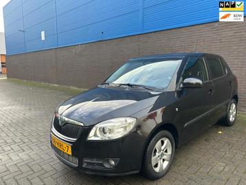 Skoda Fabia 1.6-16V Elegance | Automaat | Cruise | Climate | beschikbaar voor biedingen