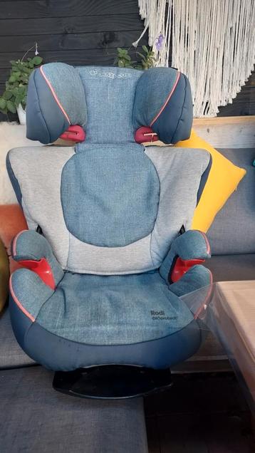 Maxi-cosi Rodi spijkerstof look beschikbaar voor biedingen