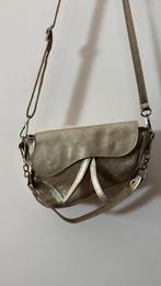 Goud tasje, Sieraden, Tassen en Uiterlijk, Tassen | Damestassen, Ophalen of Verzenden, Zo goed als nieuw, Overige kleuren, Avondtasje