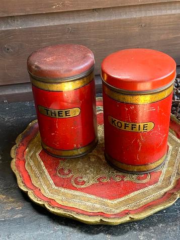 Brocante set oude blikken, rood/ goud beschikbaar voor biedingen