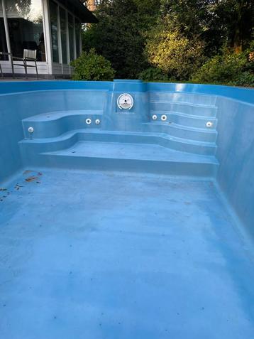 Zwembad inbouw 12 x 4 meter incl pompen  beschikbaar voor biedingen