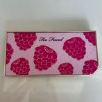 Too Faced razzle dazzle berry oogschaduwpalette, Verzenden, Zo goed als nieuw, Handen en Nagels