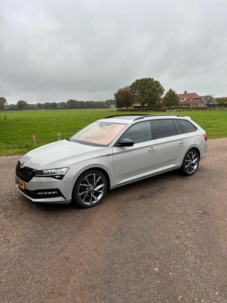 Skoda Superb 1.4 TSI Phev 217pk Dsg - BOMVOL optie, Auto's, Skoda, Particulier, Superb, Achteruitrijcamera, Adaptieve lichten