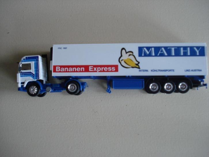 Volvo trekker oplegger Mathy (Herpa), Hobby en Vrije tijd, Modelauto's | 1:87, Gebruikt, Bus of Vrachtwagen, Herpa, Verzenden