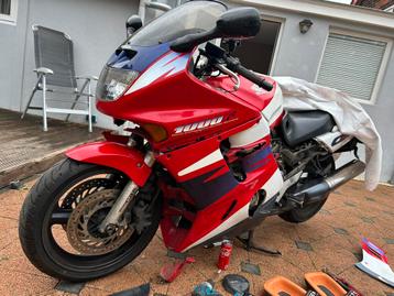Honda cbr 1000f 1996 beschikbaar voor biedingen