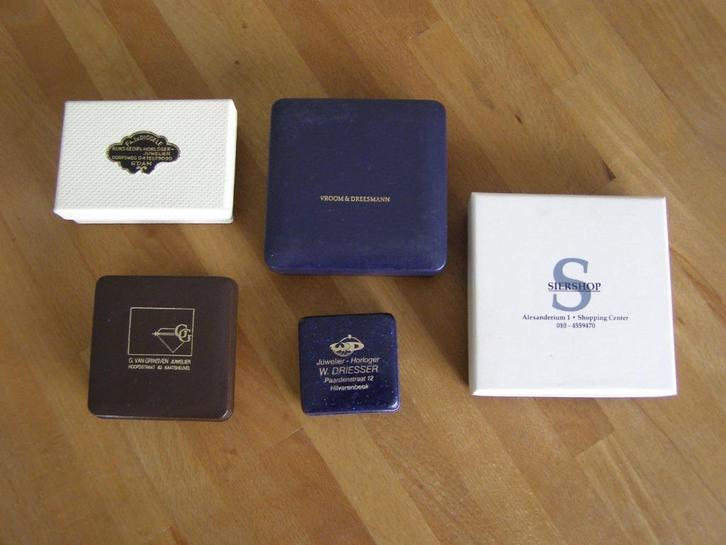 Vintage Doosjes voor ring / armband / ketting; Juweliers, Verzamelen, Merken en Reclamevoorwerpen, Gebruikt, Gebruiksvoorwerp
