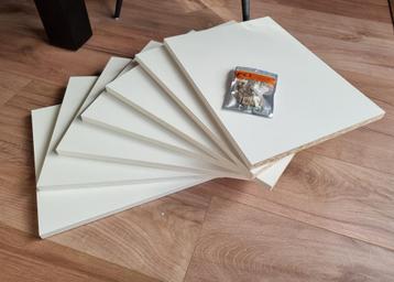 7 stuks Ikea Pax Legplanken + plankdragers en Schroefjes beschikbaar voor biedingen