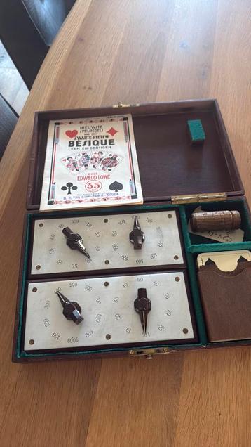 oude belote- of kaartspelset,  “Bézique”-set. beschikbaar voor biedingen