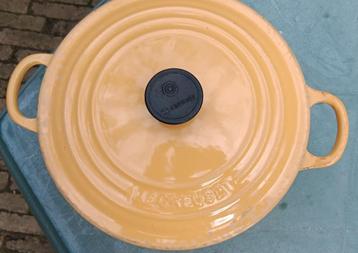 Vintage Le Creuset pan en deksel 22cm Yellow tangerine (G287 beschikbaar voor biedingen