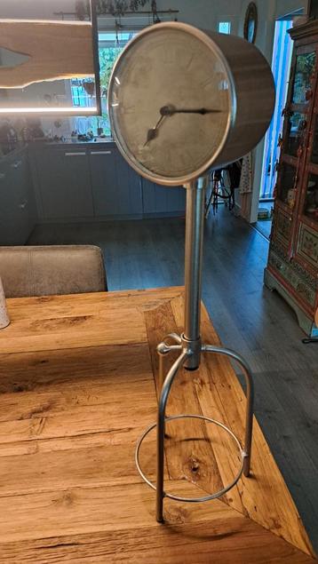 Martien Meiland Klok Zilver - Tafelklok beschikbaar voor biedingen